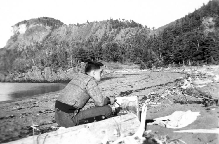 Riopelle at Saint-Fabien-sur-Mer, around 1944. photo by Françoise Riopelle. © Centre de documentation et archives Riopelle.
