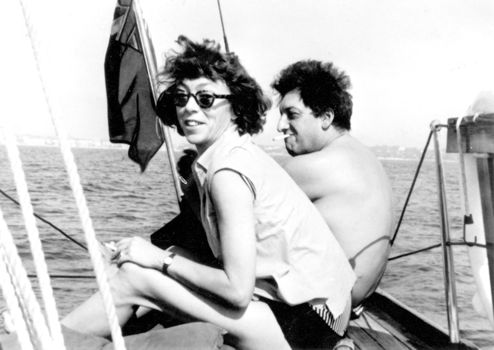 Joan Mitchell et Riopelle sur le Sérica en Méditerranée, vers 1966. © Centre de documentation et archives Riopelle.
